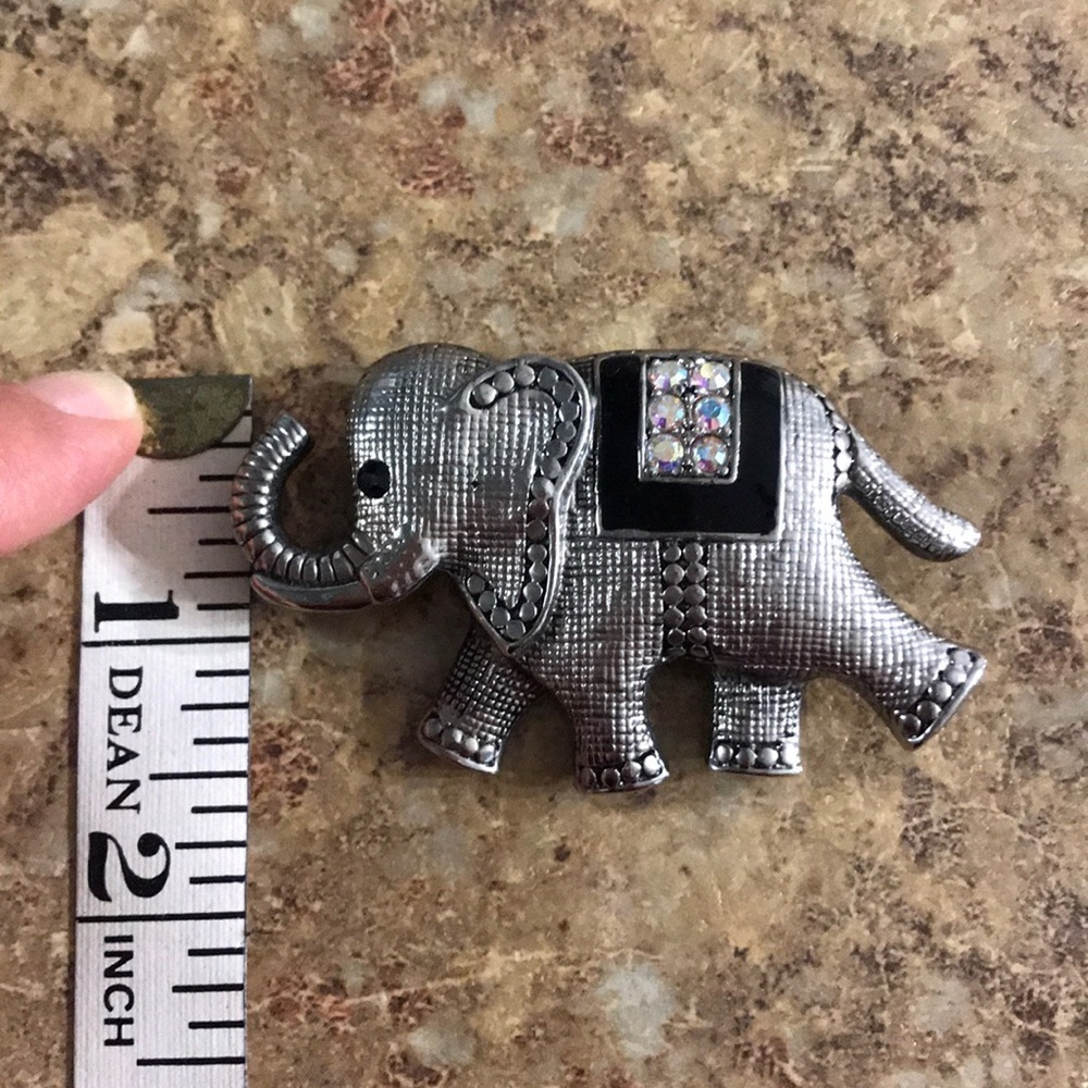 NWOT Beautiful Elephant Pin - Picture 8 of 9